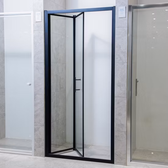 Coin de cabine de douche pliante pour salle de douche rectangulaire avec porte en verre